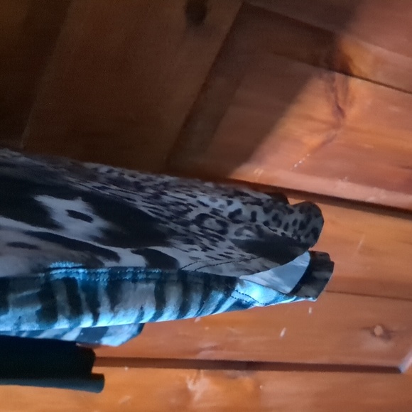 COMPLI K* size L batwing sleeve animal print flowy round hem cowl neck tunic top - Picture 10 of 10